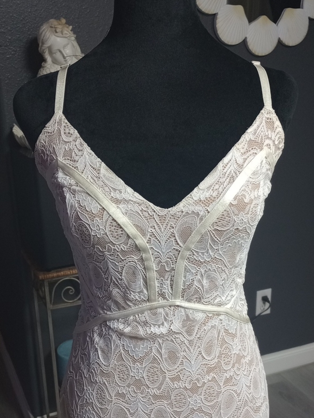 GUESS Sexy Summer White LACE Stretchy Mini Dress Size Small - Picture 4 of 15